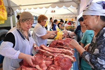 Фотография к новости: Десять тонн консервов привезут из ЗКО на ярмарку в столицу 