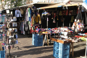 Фотография к новости: Незаконный рынок "Саяхат" начали сносить в Алматы