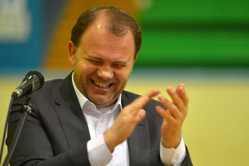 Фотография к новости: Экс-тренер ФК "Актобе" отсудил миллионы с Минфина