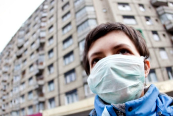 Фотография к новости: Больше миллиона тенге вынесли подруги в масках из букмекерской конторы Астаны