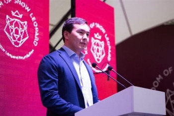 Фотография к новости: Нурали Алиев стал выпускником Стэнфорда