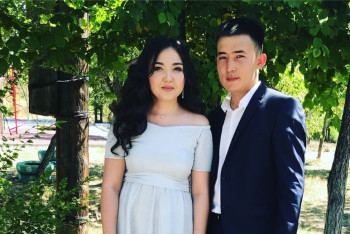 Праздник в детдоме вместо тоя устроил тёзка Нурсултана Назарбаева со своей невестой