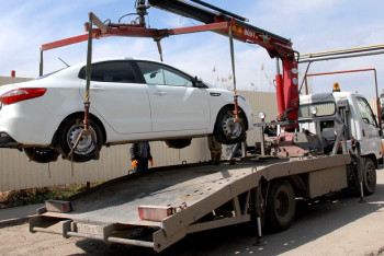 Элитные авто должников изымают налоговики в Алматинской области