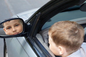 Третье авто за неделю угнал и разбил второклассник в Уральске 