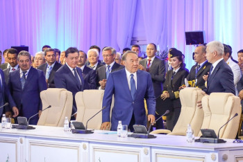 Фотография к новости: Глава государства принял участие в презентации мультимодального хаба порта Курык