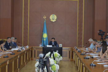 Фотография к новости: Ситуацию с вырубкой березовой рощи обсудили в Караганде 