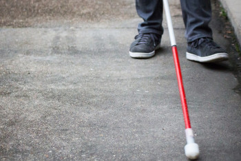 Слабовидящий алматинец отсудил у банка 350 тыс тенге за моральный ущерб