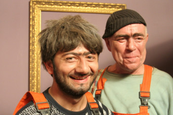 Чиновник получал взятки за помощь гастарбайтерам в Алматы 