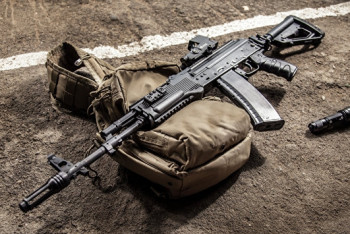 Фотография к новости: АрМИ-2018: Военный из Казахстана установил рекорд в стрельбе из автомата АК-74