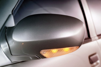 Спрос порождает предложение – глава МВД о кражах автозеркал в Алматы 