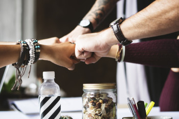 Фотография к новости: Чья зарплата за год стала больше на 7,2%, рассказали эксперты 