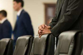 Сельский аким наказан за незаконное увольнение госслужащих