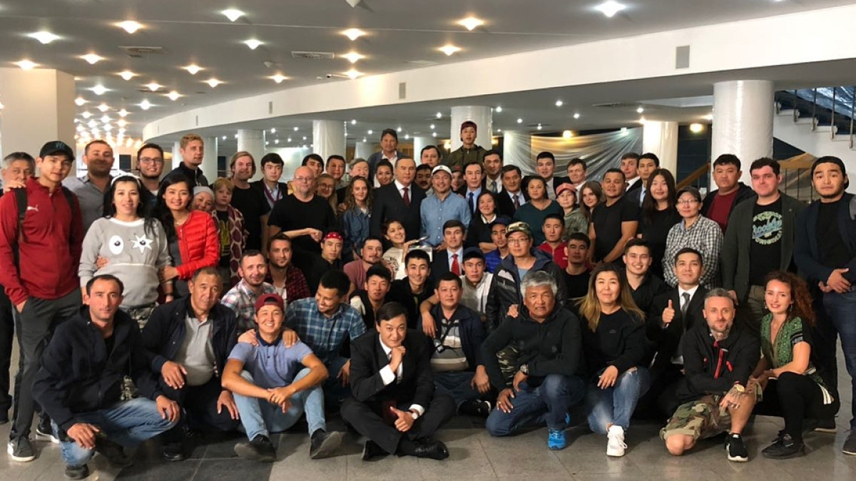 instagram.com/akansatayev