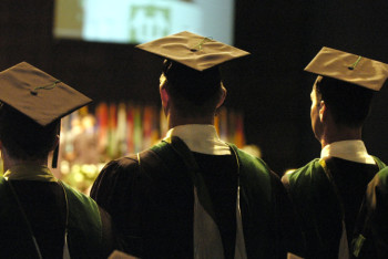 Фотография к новости: Более 75 тысяч человек претендуют на образовательные гранты