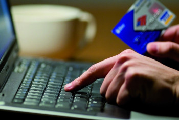 Астанчанка "заплатила" штраф МВД за посещение порно-сайтов