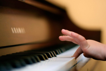 Фотография к новости: Самый юный композитор Казахстана посвятил своё произведение Денису Тену