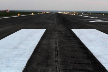 Фотография к новости: Задел посадочную полосу хвостовой частью самолет в аэропорту Алматы