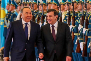 Фотография к новости: Назарбаев поздравил Мирзиёева с днём рождения 