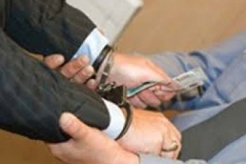 Павлодарский чиновник признался в вымогательстве взятки