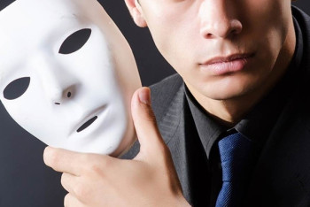 Полсотни человек пытались сдать КТА с помощью подставных лиц в Казахстане