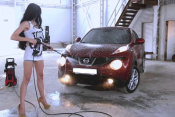 Фотография к новости: "Автомойщиц в стрингах" оштрафовали полицейские Актау