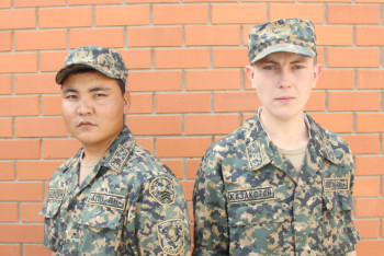 Фотография к новости: Из горящей квартиры спасли мужчину нацгвардейцы в Астане