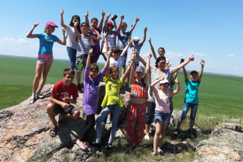 Фотография к новости: Масштабную экскурсию по живописным местам Акмолинской области организовали для школьников