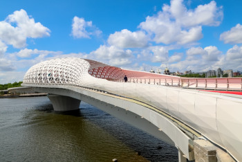 Фотография к новости: Новый мост в Астане раскритиковал руководитель инклюзивного центра