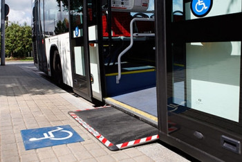 Фотография к новости: Наладить транспортную инфраструктуру для инвалидов просят в Астане