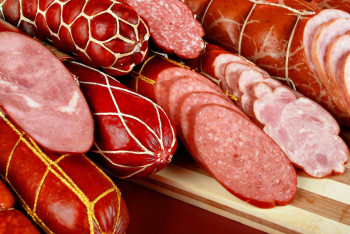 Фотография к новости: Некачественную колбасную продукцию изымают с прилавков в Казахстане