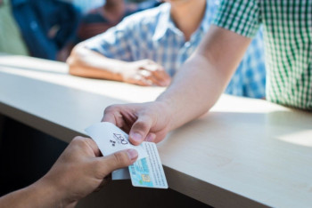 Факты незаконной выдачи водительских прав раскрыли в Карагандинской области 