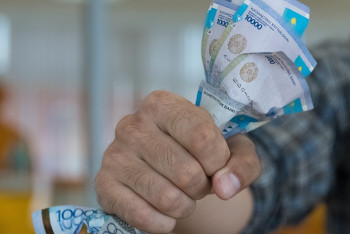 Люди идут в эти банки, а их мошенники обманывают – Назарбаев