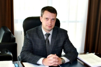 Под домашний арест перевели экс-главу "СК-Фармация" Максима Касаткина  