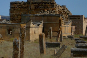 В незаконном строительстве на некрополе Камысбай обвинили жителя Мангистау