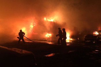 Фотография к новости: Больше 40 автомобилей сгорело на штрафстоянке Шымкента 