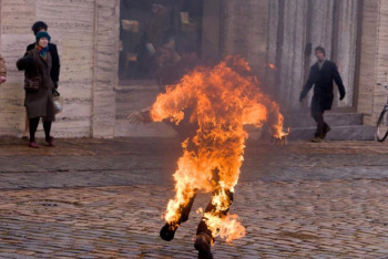 Пытавшийся спасти брата от самоподжога подросток попал в реанимацию в Акмолинской области