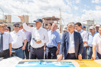 Амандык Баталов обрушился с критикой на строителей "кривой" школы в Талдыкоргане