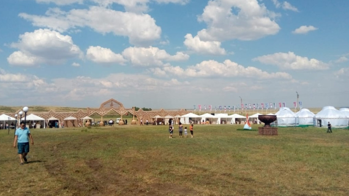 Первые участники Международного фестиваля музыки "Жезкиік" прибыли в Улытау