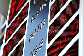 Фотография к новости: Чистый объём продаж долларов и рублей сократился в Казахстане