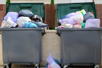 Никому ничего не надо - павлодарцы пожаловались на свалку во дворах