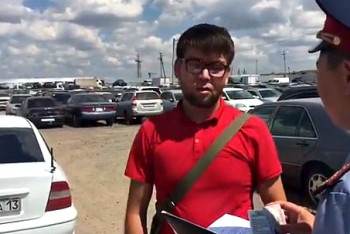 Автомобиль Opel заехал на новый мост в Астане – водитель извинился перед жителями  