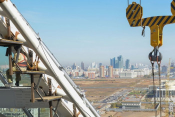 Фотография к новости: Ваша заслуга останется в памяти будущих поколений - Назарбаев первостроителям Астаны