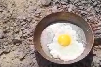 Фотография к новости: И газ не нужен: яичницу на раскалённой земле жарят жители Бейнеу