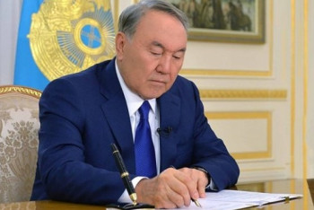 Фотография к новости: Закон о защите детей от информации подписал Назарбаев 