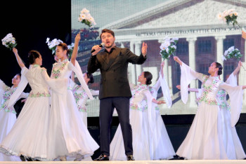 Песню на слова Нурсултана Назарбаева спели на форуме в честь Дня столицы в Караганде 