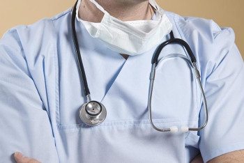 Фотография к новости: Жамбылские врачи попались на взятке в тысячу тенге, выдавая справку для водительских прав