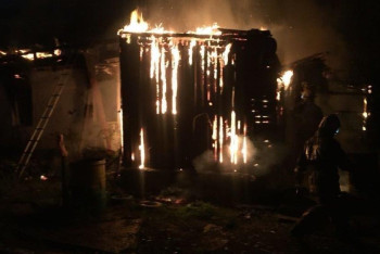 Тушивший самостоятельно пожар мужчина получил термические ожоги в Риддере 