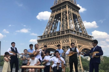 Национальный день домбры отметили в Париже