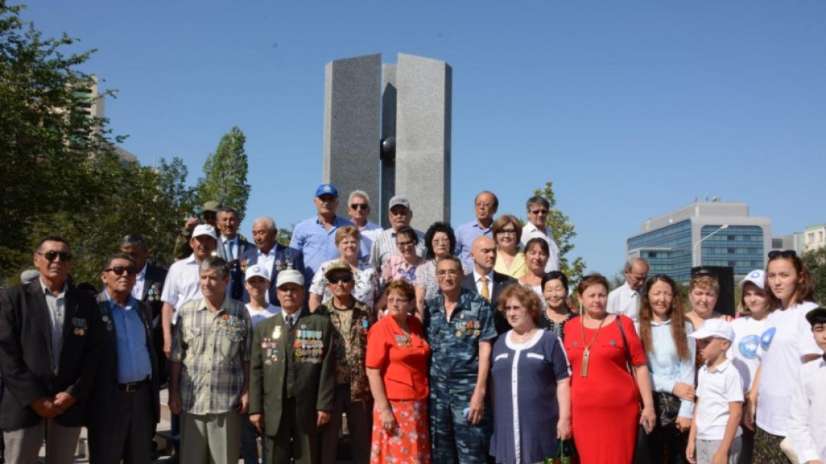 Памятная стела жертвам радиационных аварий открылась в Актау