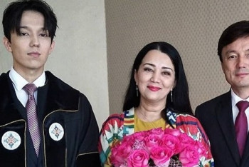 Фотография к новости: Димаш Кудайбергенов стал выпускником КазНУИ